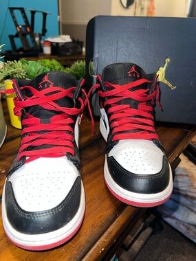 Air Jordan 1 mid “Gym Red/Black/white